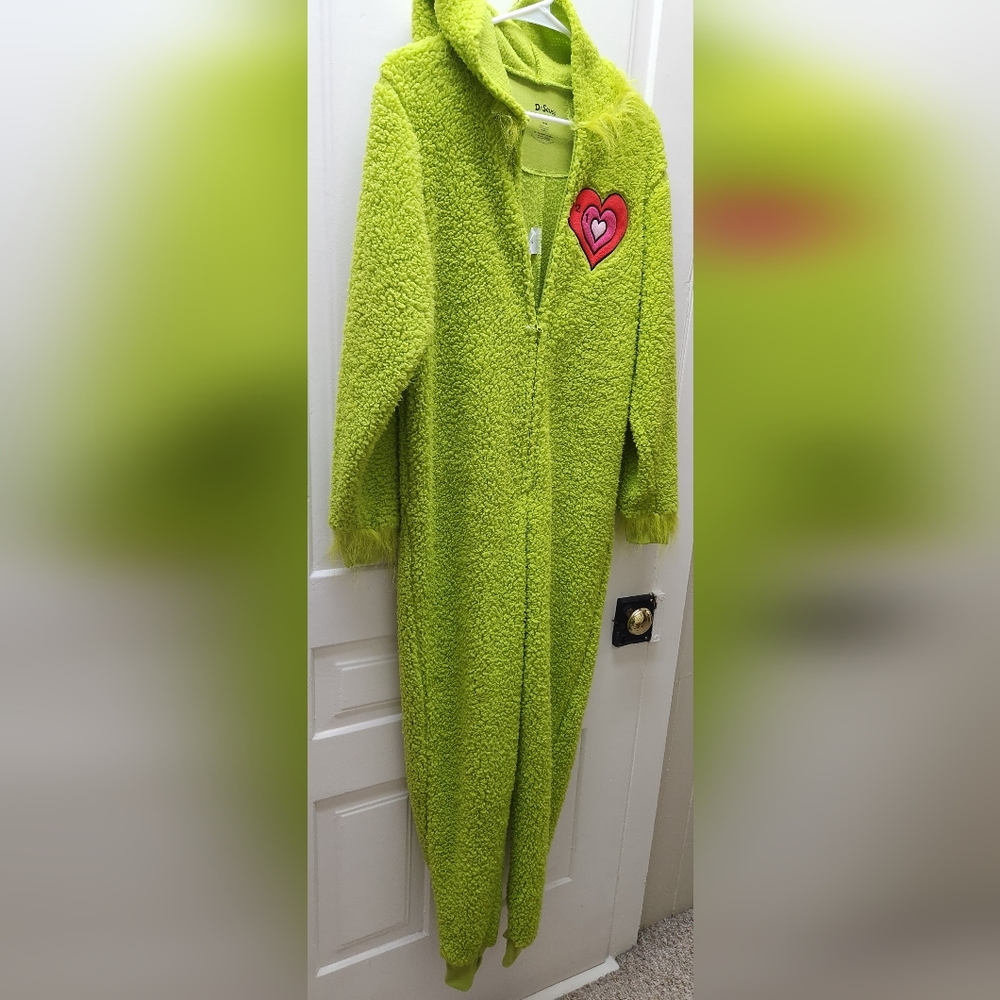 Dr. SUESS Grinch Onesie size Medium new